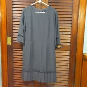 NWOT Tahari by Arthur Levine Gray Dress with Pleats, Bows Size 12